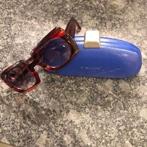 Eyebobs by Iris Apfel  has plano lens with a 1.75 reader.